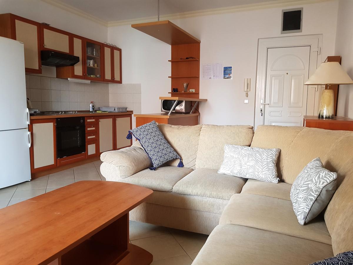 Apartments Party Новаля Екстер'єр фото