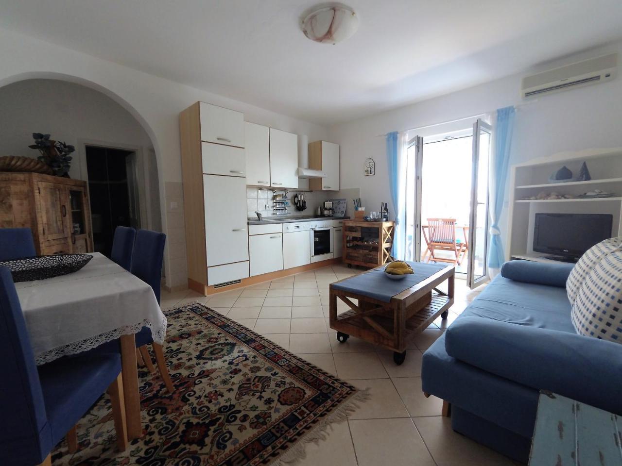 Apartments Party Новаля Екстер'єр фото